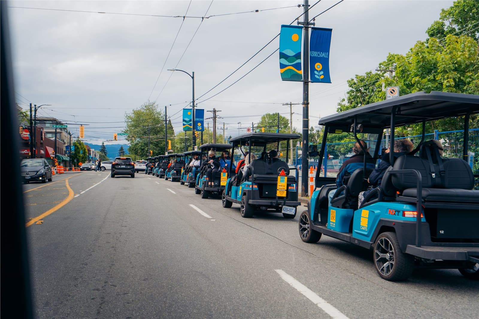 Group of HeyYa carts
